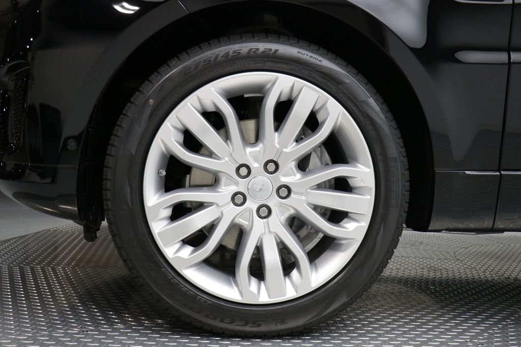 Used 2020  Land Rover HSE image 9