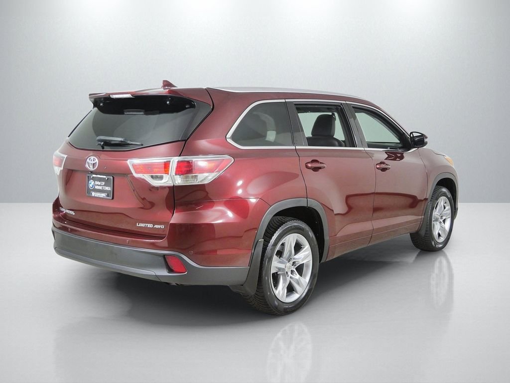 Used 2015 Red Toyota Limited image 10
