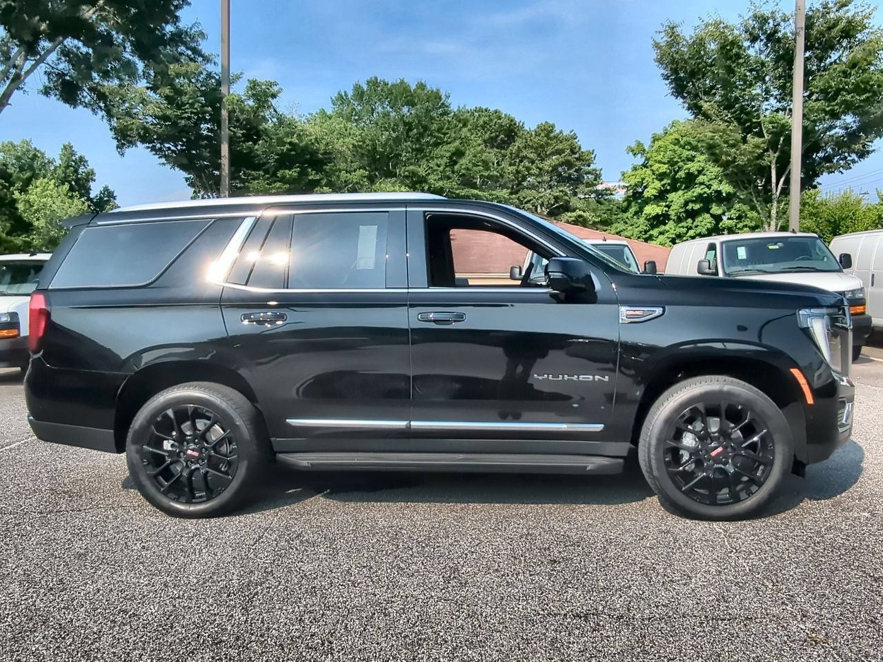 New 2026 Onyx Black GMC Elevation image 9