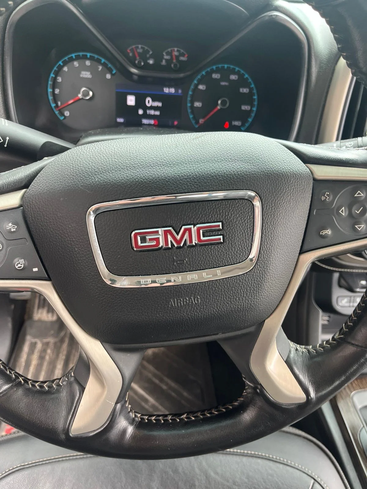 Used 2019 Red GMC Denali image 13