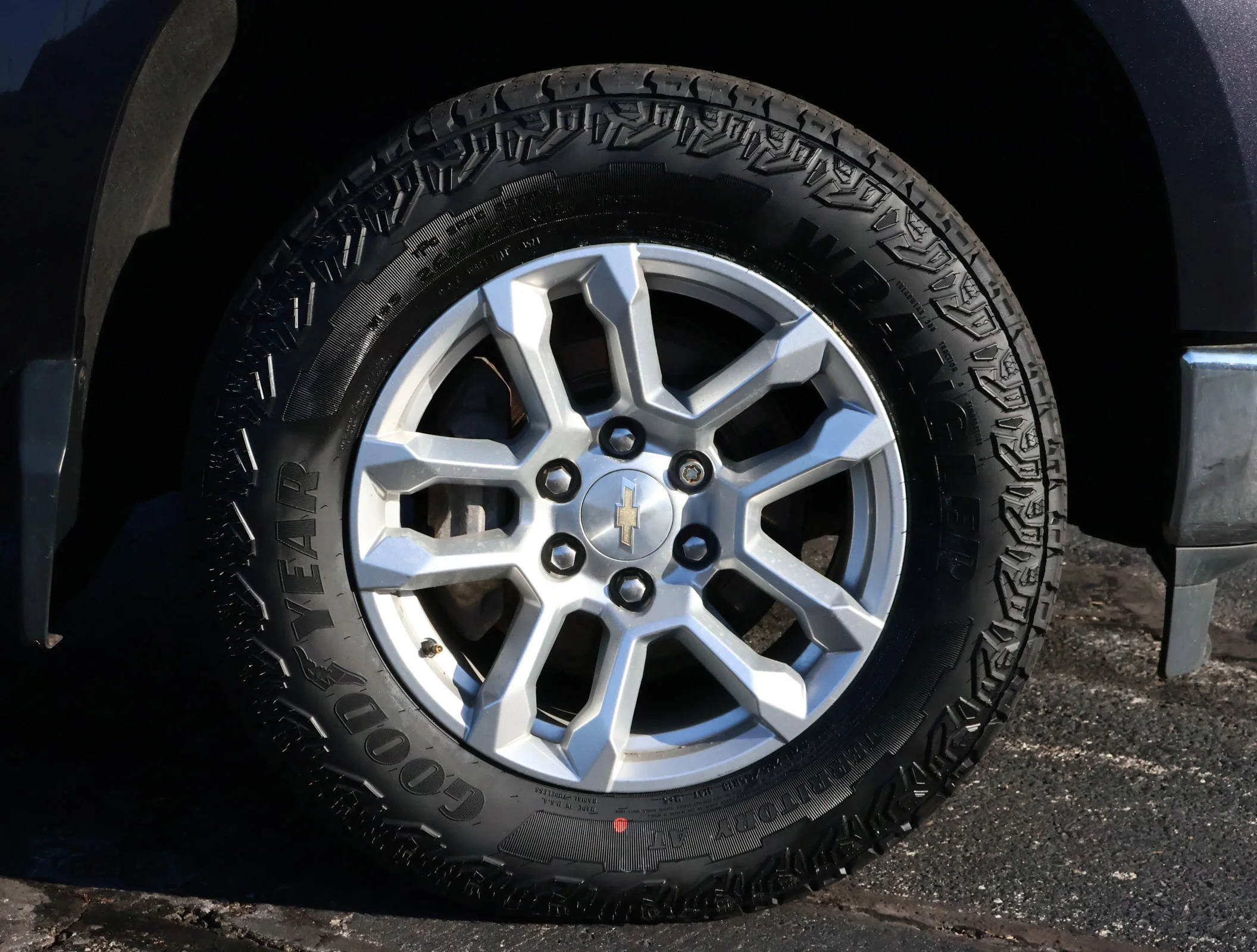 Used 2023 Dark Ash Metallic Chevrolet LT (2FL) image 23