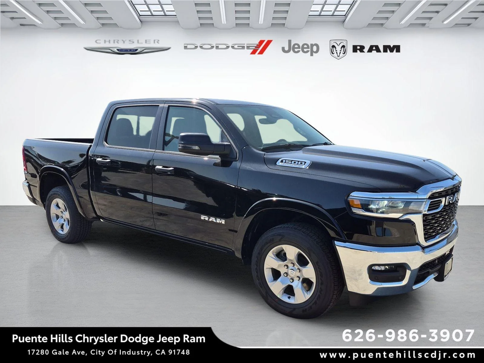 New 2026 Diamond Black Crystal Pearl-Coat Exterior Paint RAM Big Horn image 1