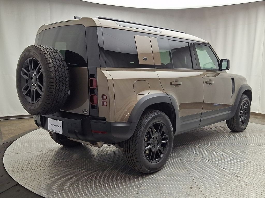 Used 2021 Gondwana Stone Metallic Land Rover S image 4
