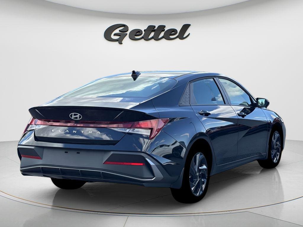 New 2026 Black Hyundai SEL Sport image 8