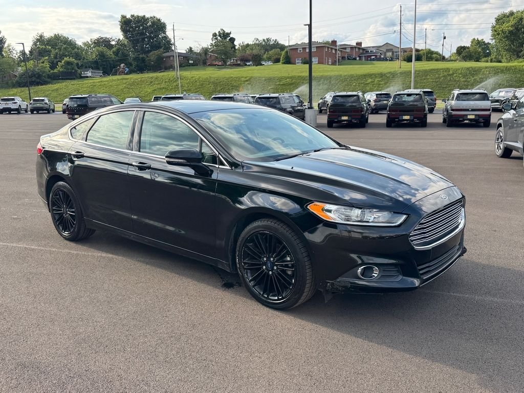 Used 2016 Black Ford SE image 2
