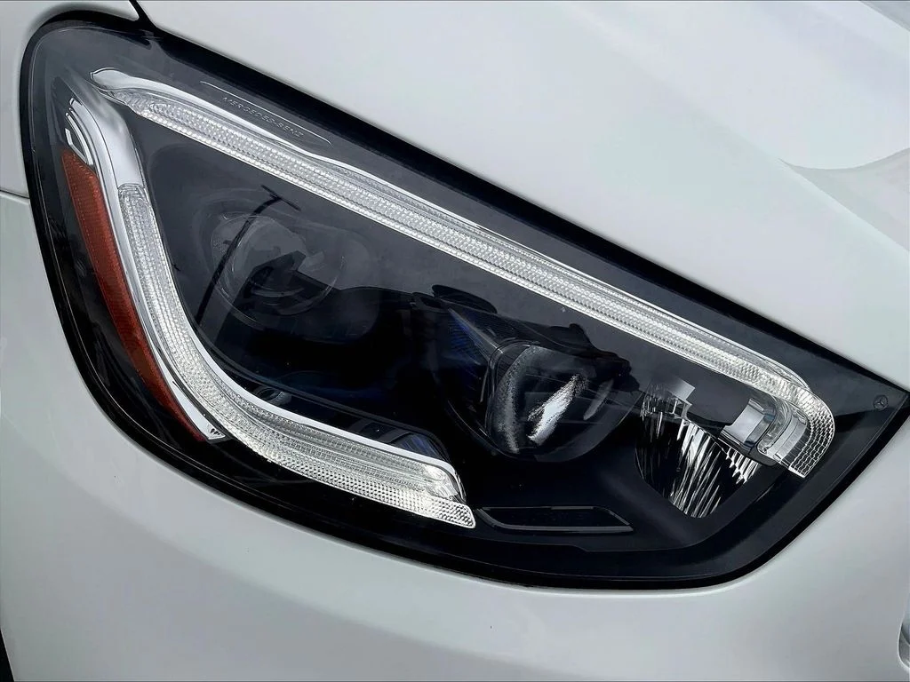 Used 2022 White Mercedes-Benz GLC 300 image 30
