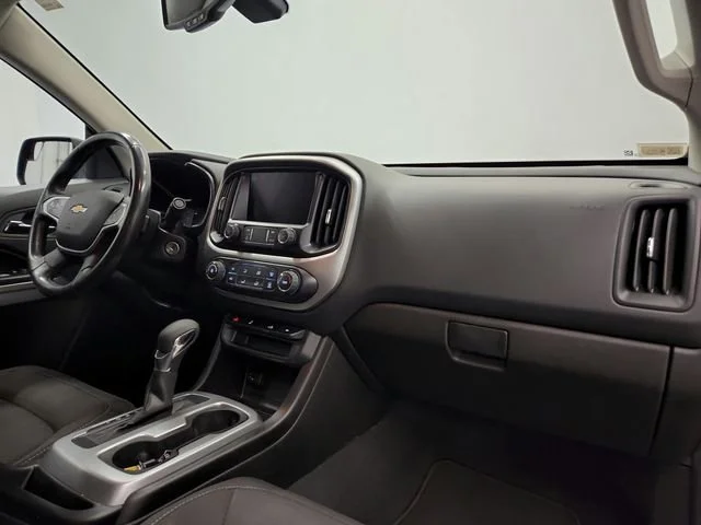 Used 2022 Black Chevrolet LT image 28