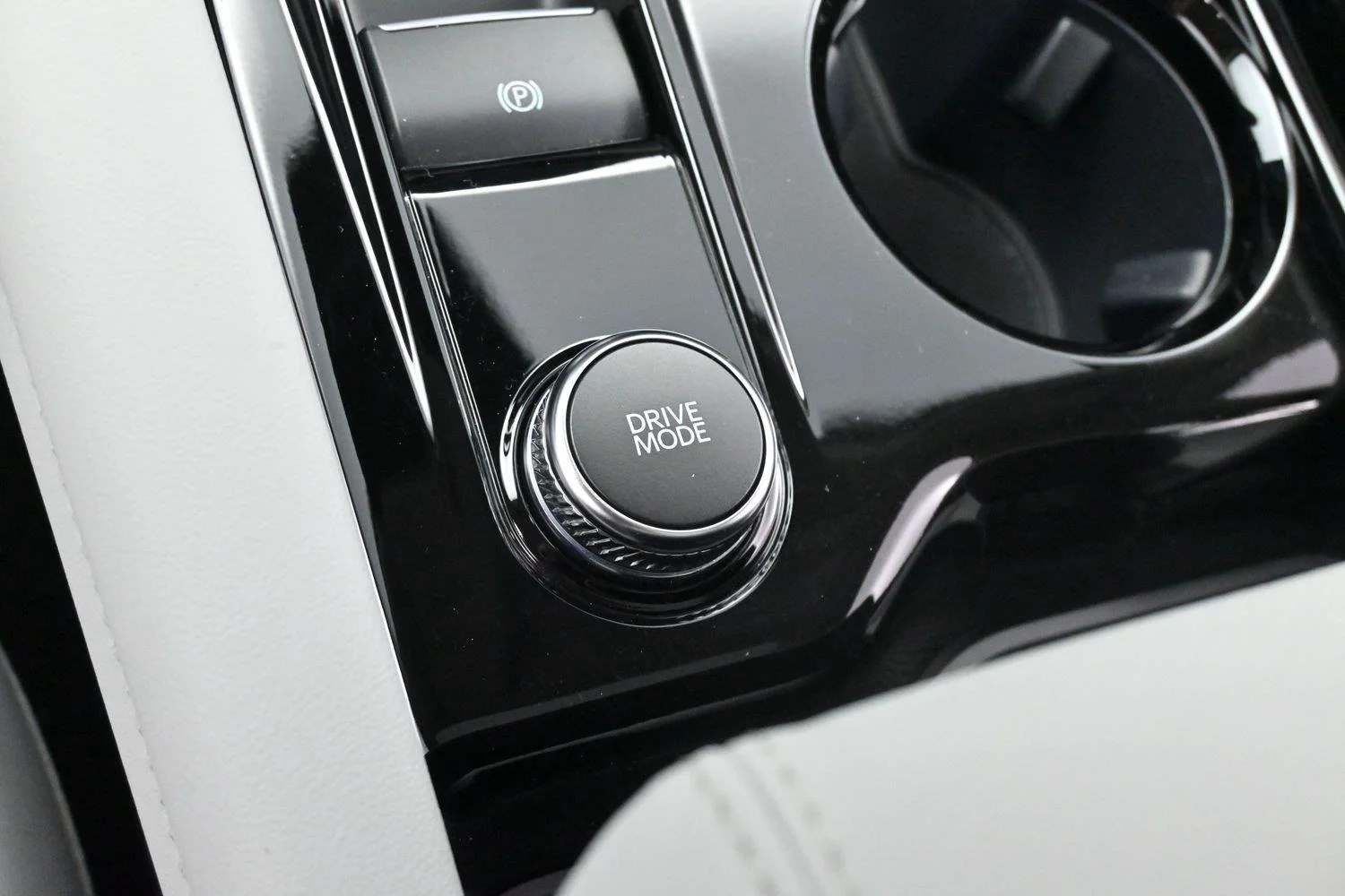 Used 2026 White Ford Platinum image 27