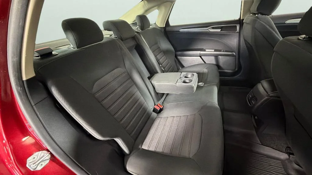 Used 2020 Red Ford SE image 30