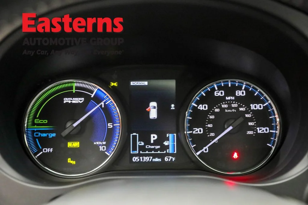 Used 2021 Black Mitsubishi SEL image 17