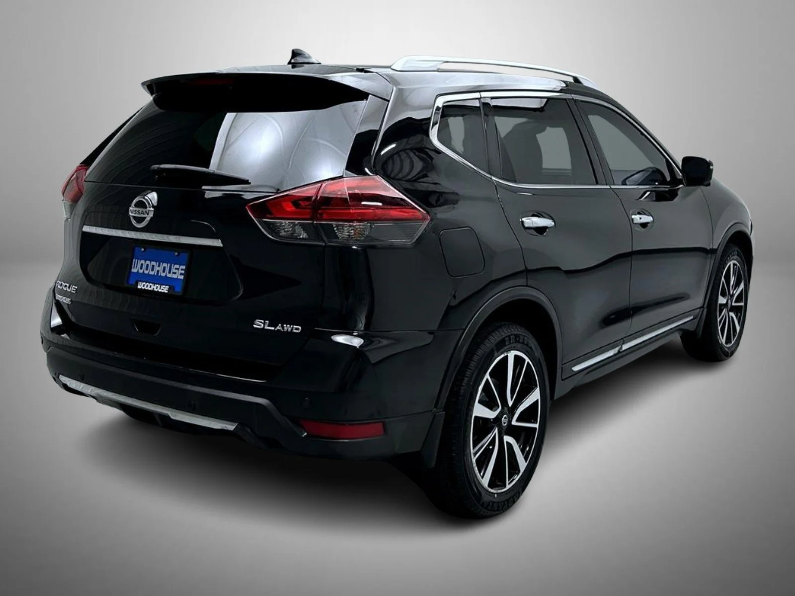 Used 2019 Black Nissan SL image 5