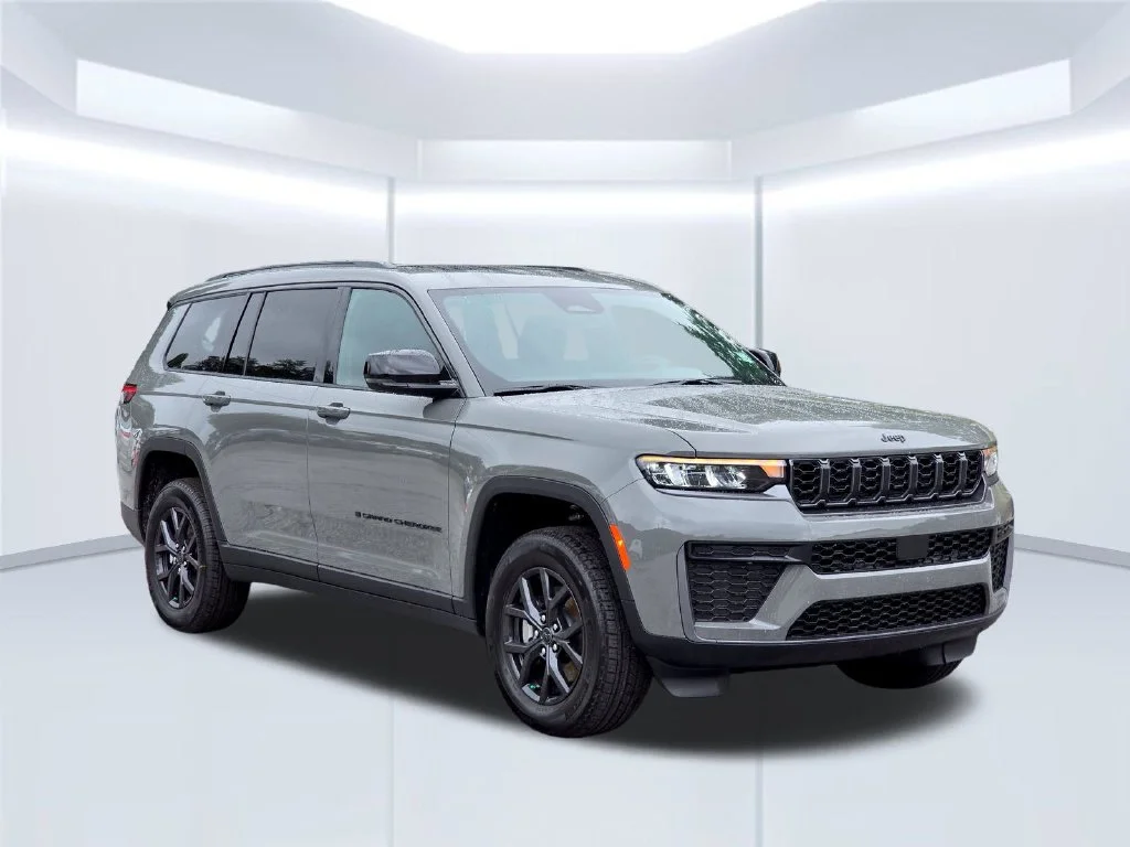 New 2027 Gray Jeep Laredo Altitude image 16