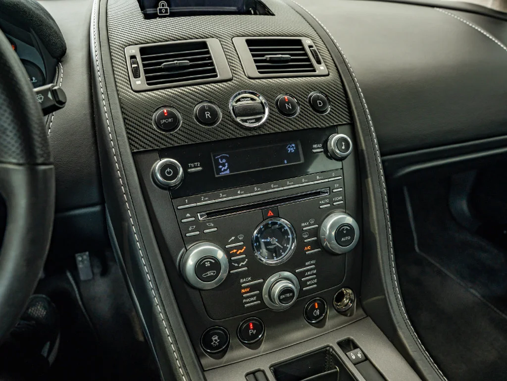 Used 2015 Skyfall Silver Aston Martin  image 31