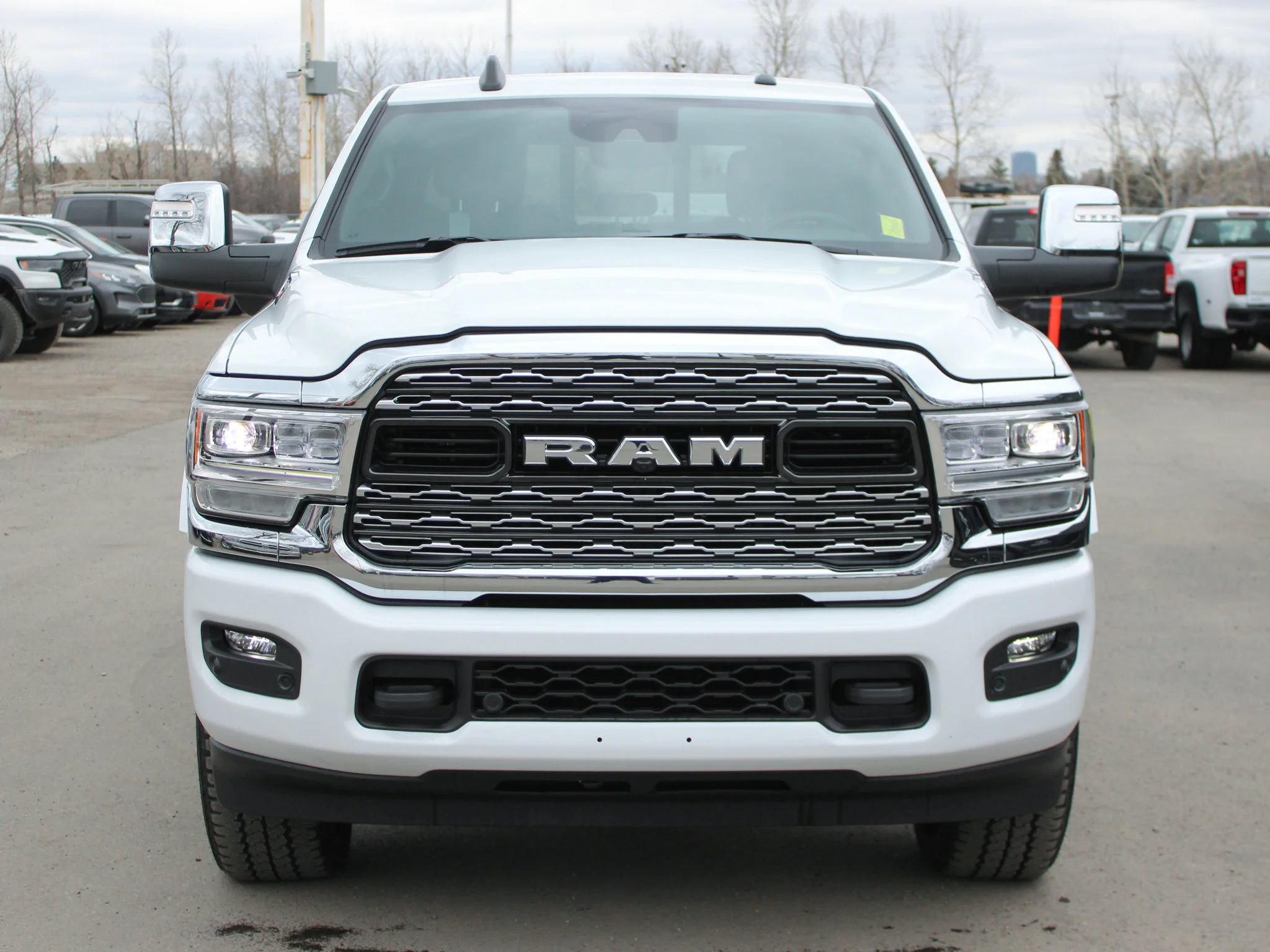 Certified Used 2024 White RAM Limited * No Accidents | Cummins | 5th Wheel & Gooseneck | Adaptive Cruise | Running Boards image 10