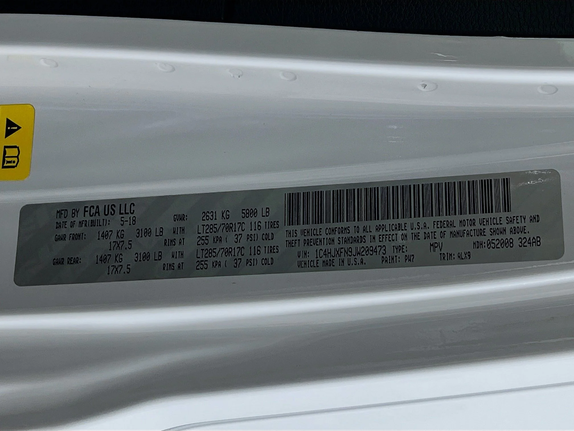 Used 2018 Bright White Clearcoat Jeep RUBICON image 11