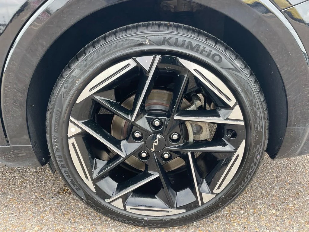 Used 2025 Black Kia GT-Line image 18