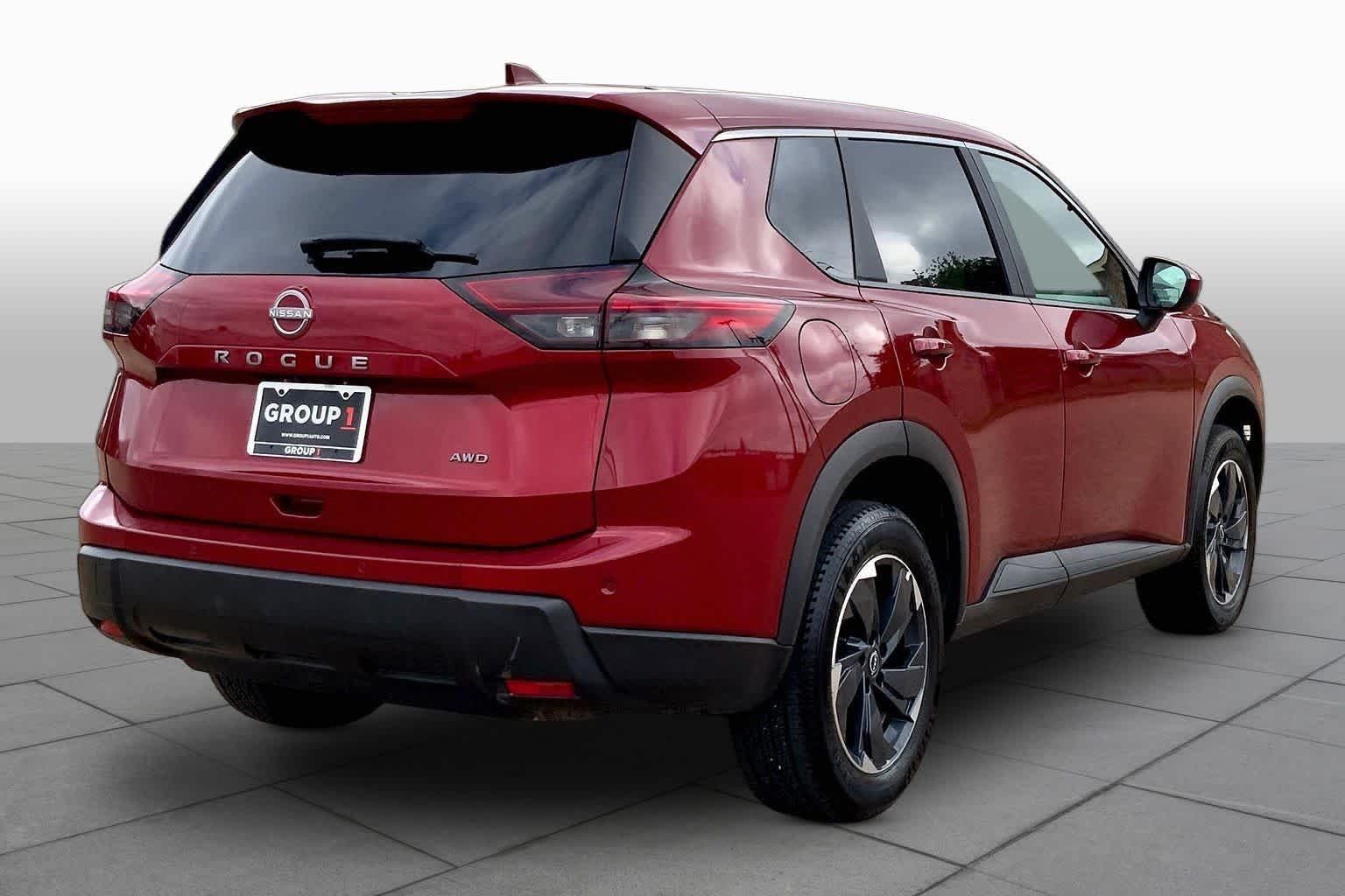 Used 2025 Scarlet Ember Tintcoat Nissan SV image 13