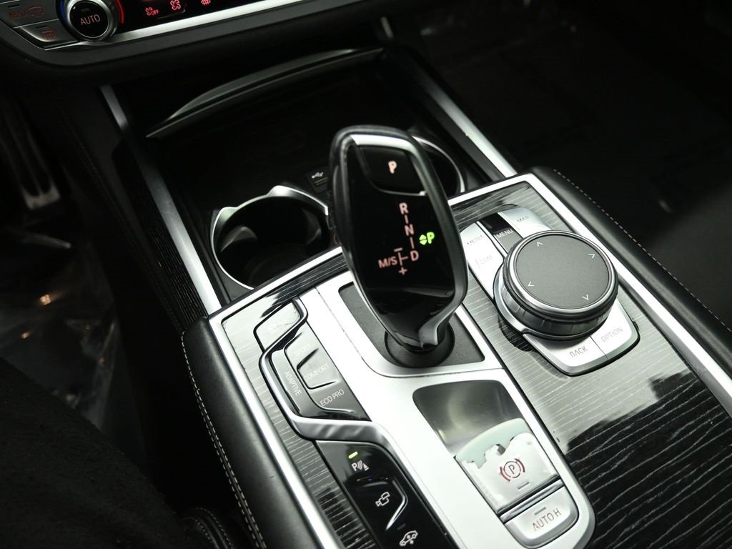 2022 BMW 750LI - Image 14
