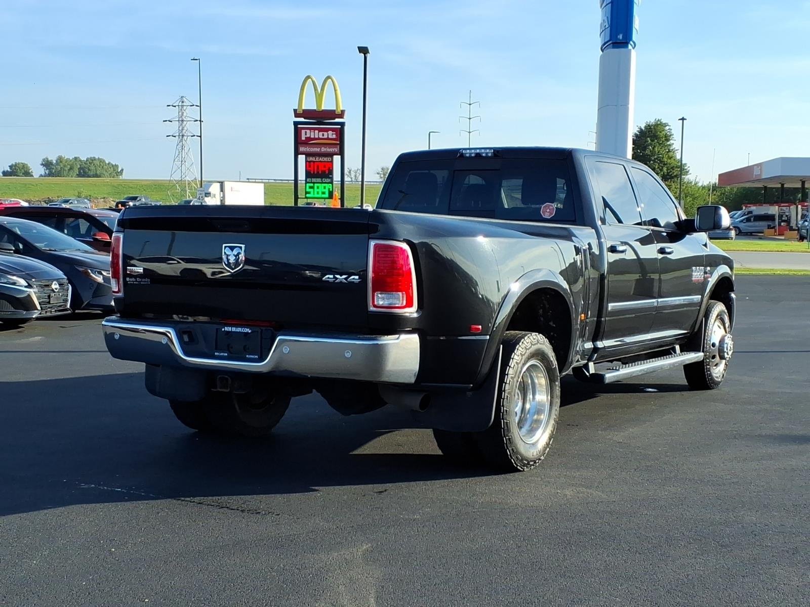 Used 2018 Brilliant Black Crystal Pearl Coat RAM Laramie image 11