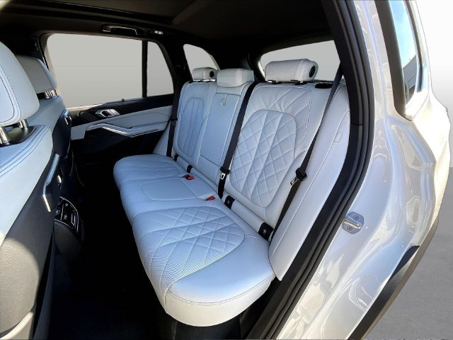 Used 2026 White BMW sDrive40i image 25