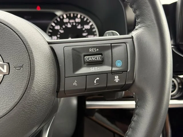 Used 2024 Gray Nissan SV image 12