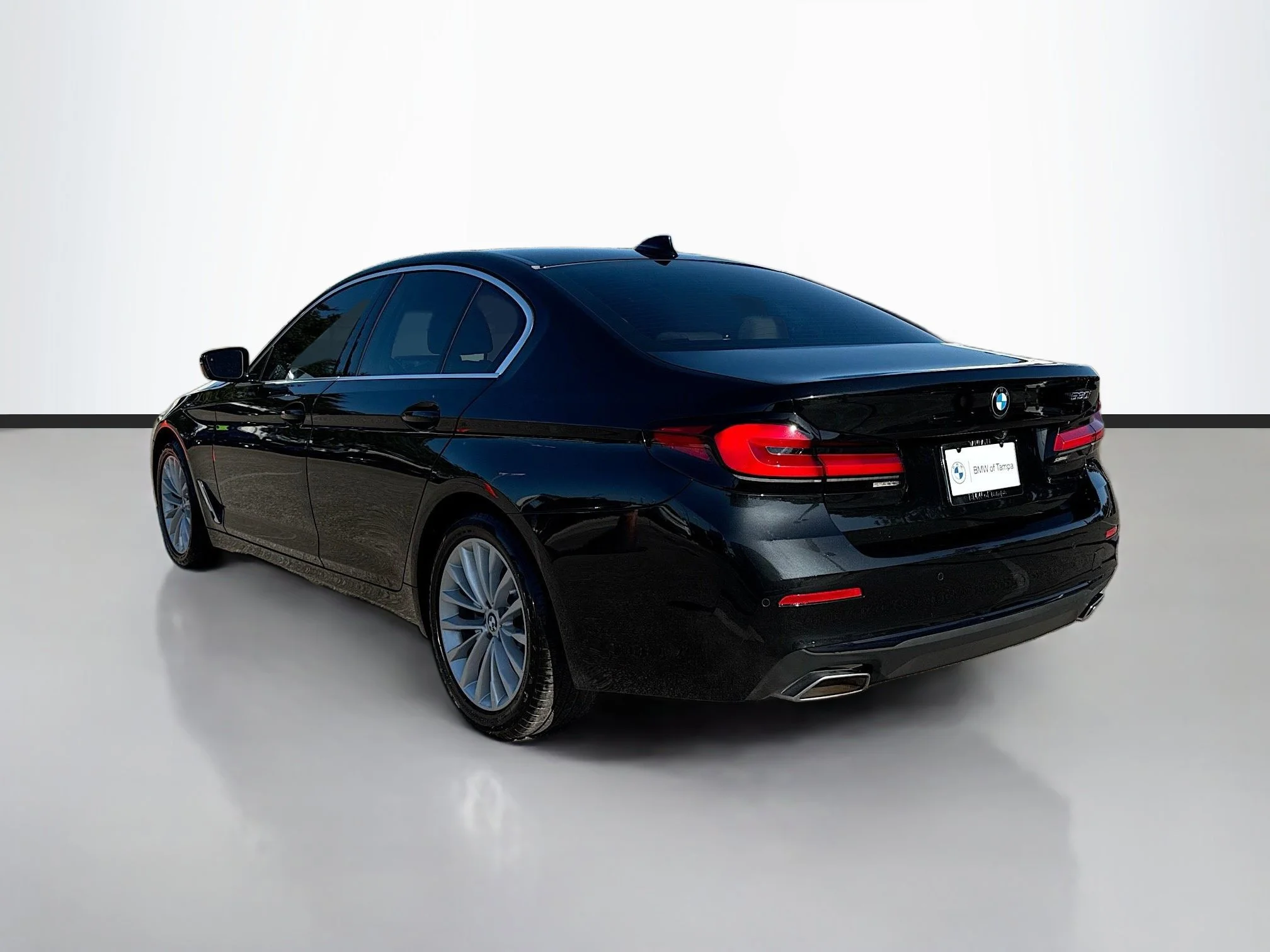Used 2023 Black Sapphire Metallic BMW 530i image 5