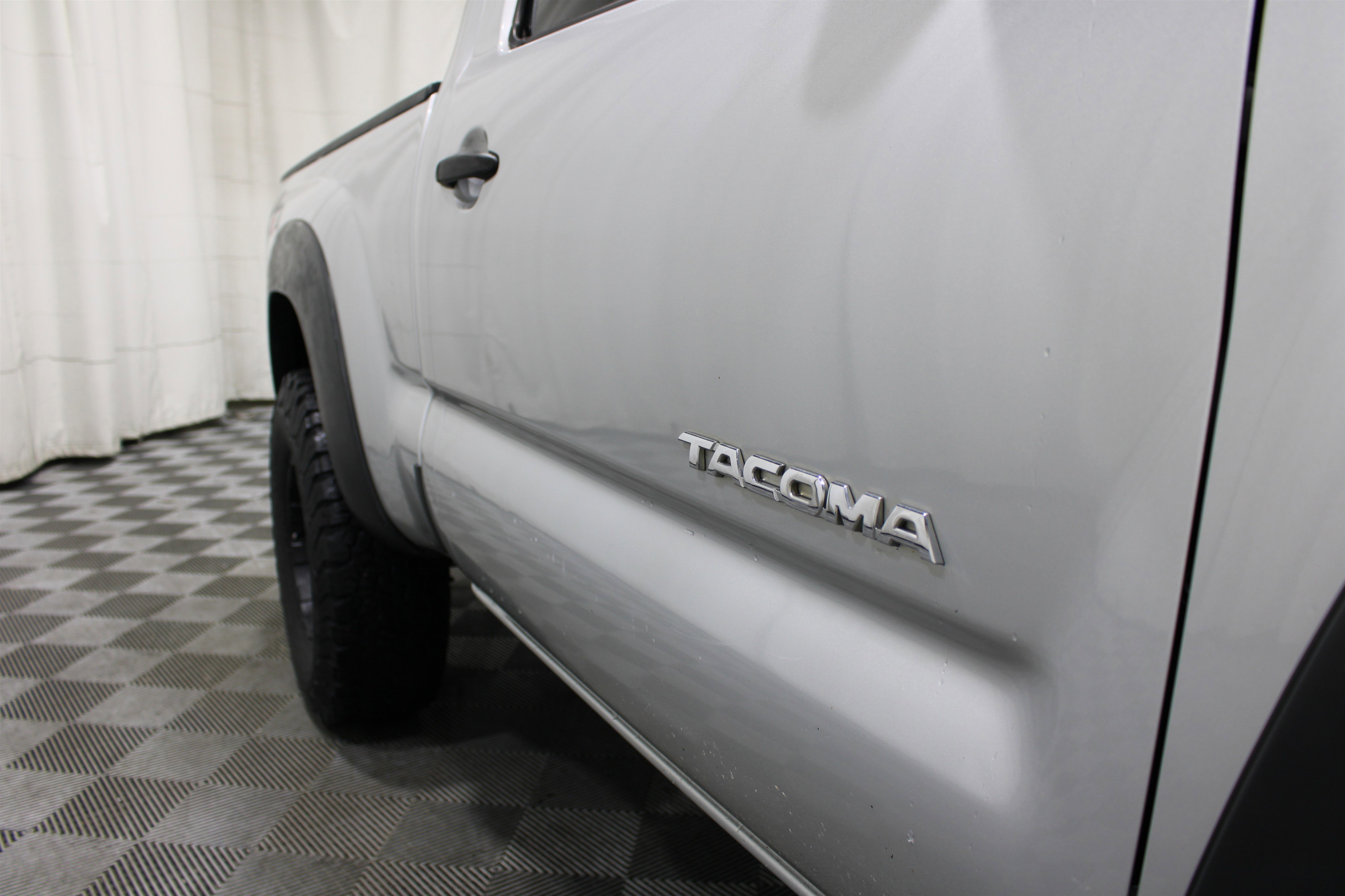 Used 2007  Toyota Base image 18