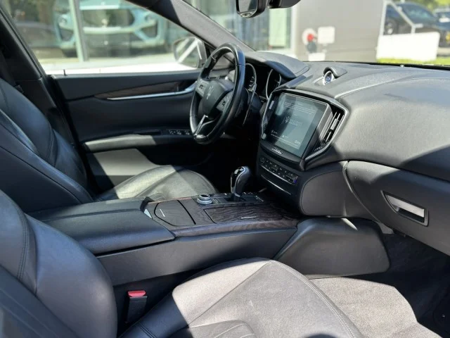 Used 2018 Nero Maserati S Q4 / NERO ~ NERO / CLEAN CARFAX !!! image 8