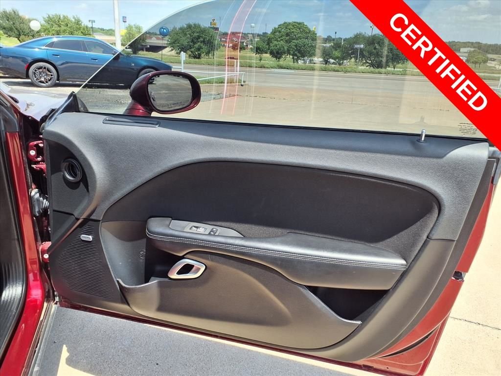 Used 2021 Red Dodge SXT image 9
