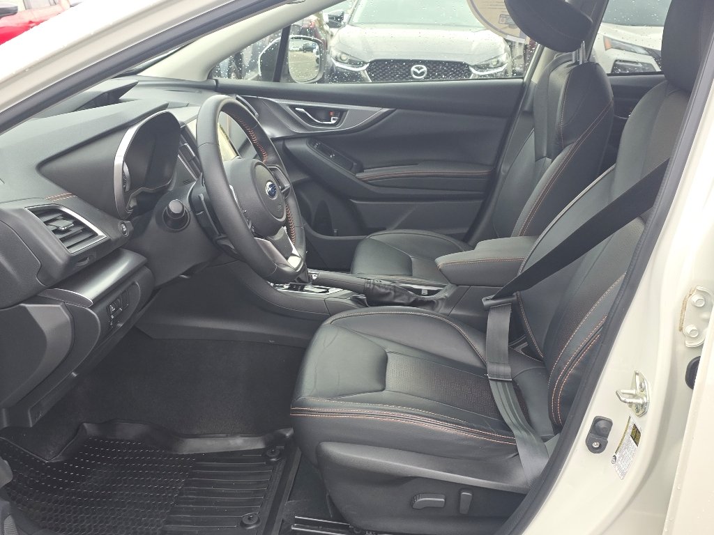 Used 2022 Crystal White Pearl Subaru Limited image 34