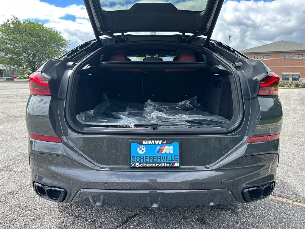 New 2027 Dravit Grey Metallic BMW M60i image 24