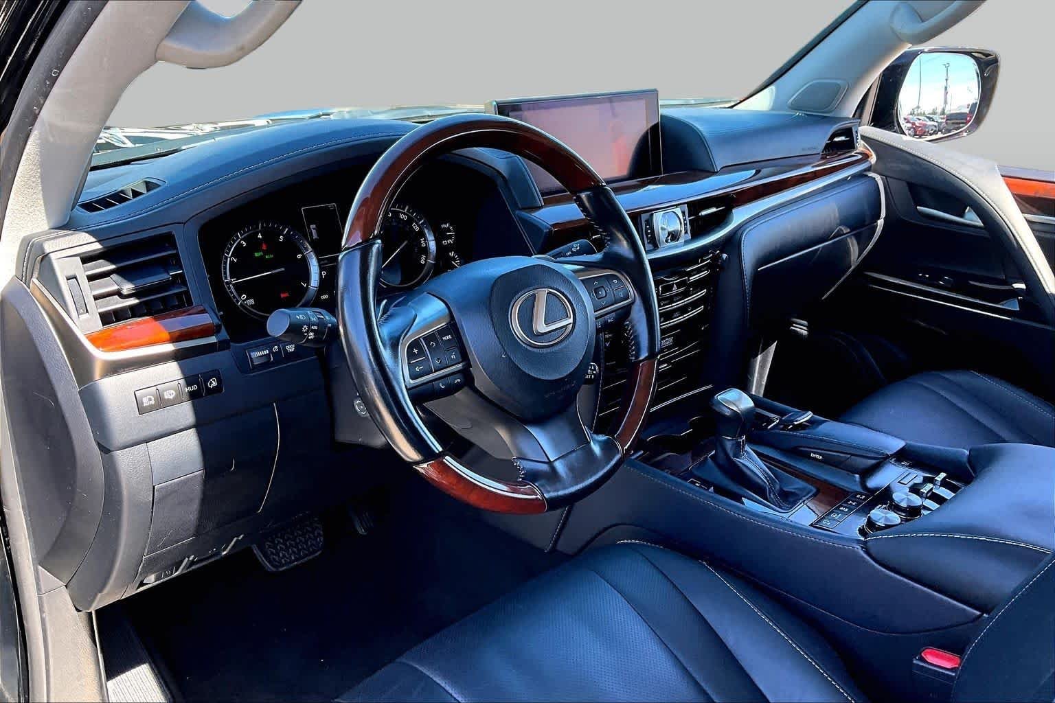 Used 2021 Black Onyx Lexus  image 18