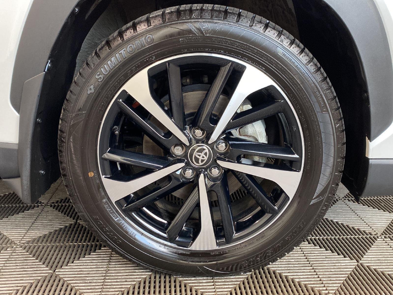 Used 2024 Wind Chill Pearl Toyota XSE image 9