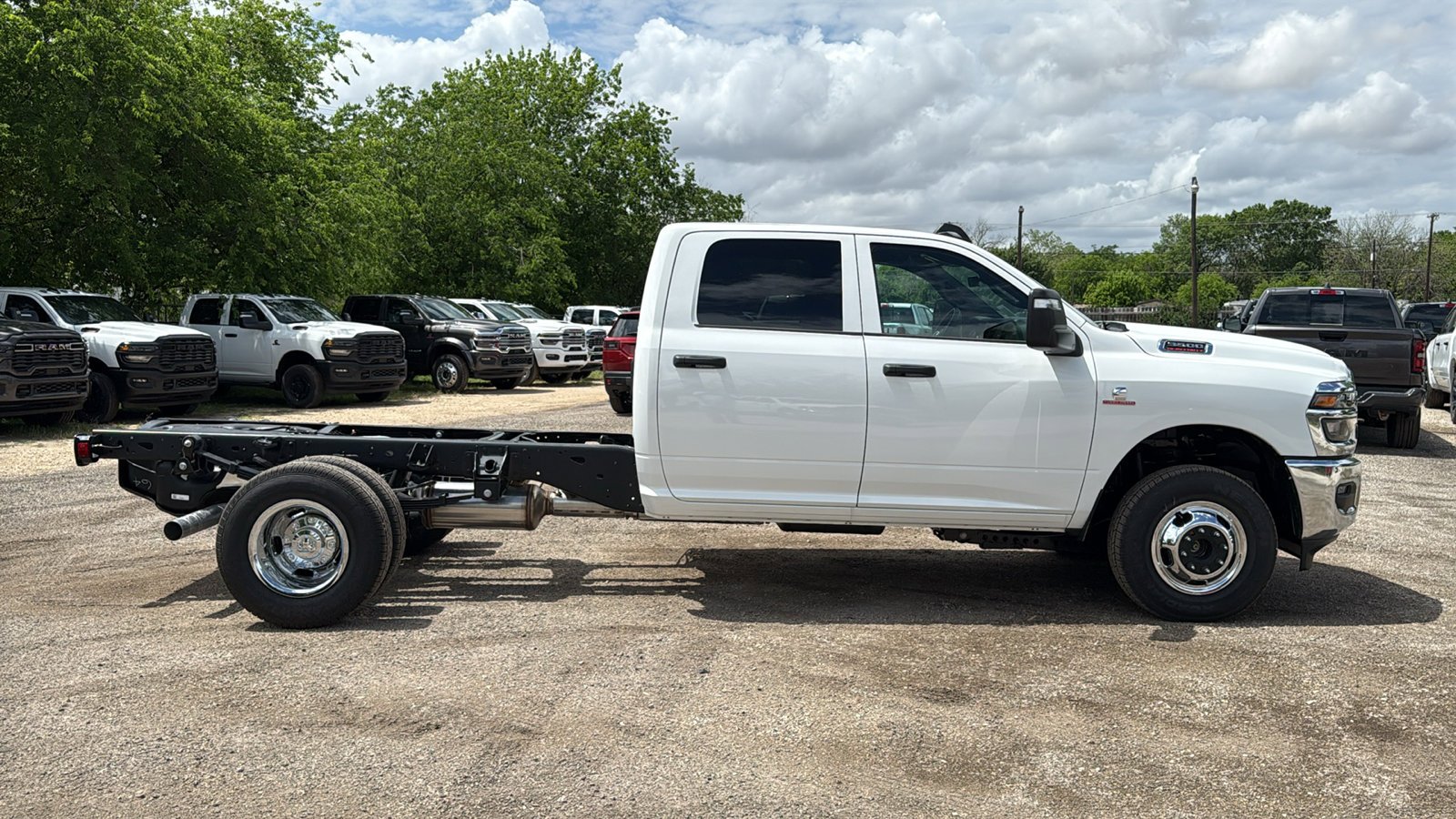 New 2026 Bright White Clear-Coat Exterior Paint RAM Tradesman image 6