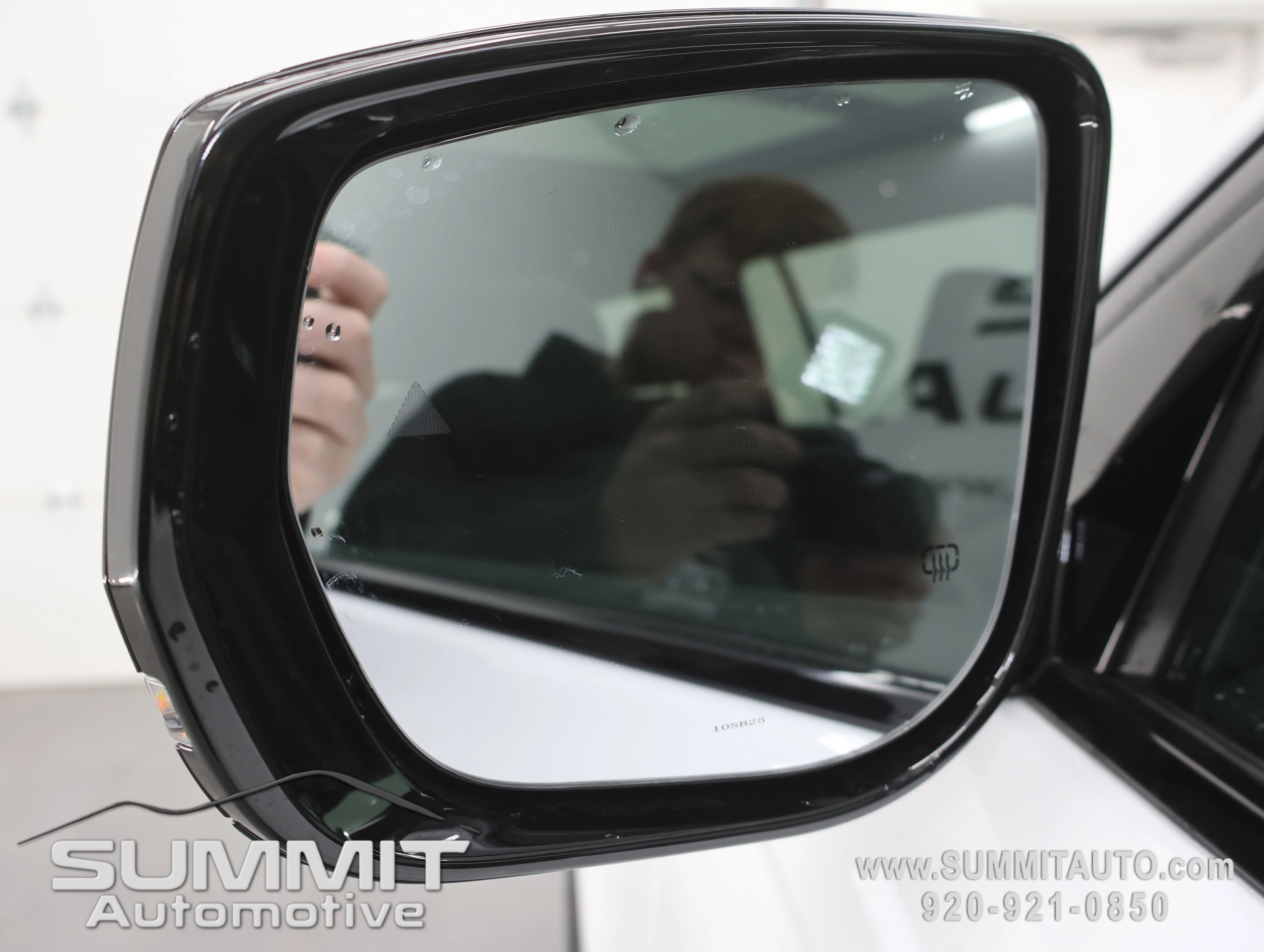 New 2026 Bright White Clear-Coat Exterior Paint Jeep Limited image 43