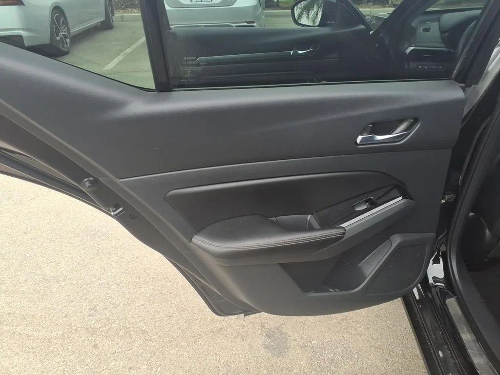 Certified Used 2022 Black Nissan 2.5 SL image 13