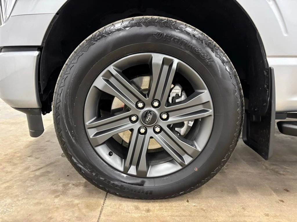Used 2023 Silver Ford XLT image 9