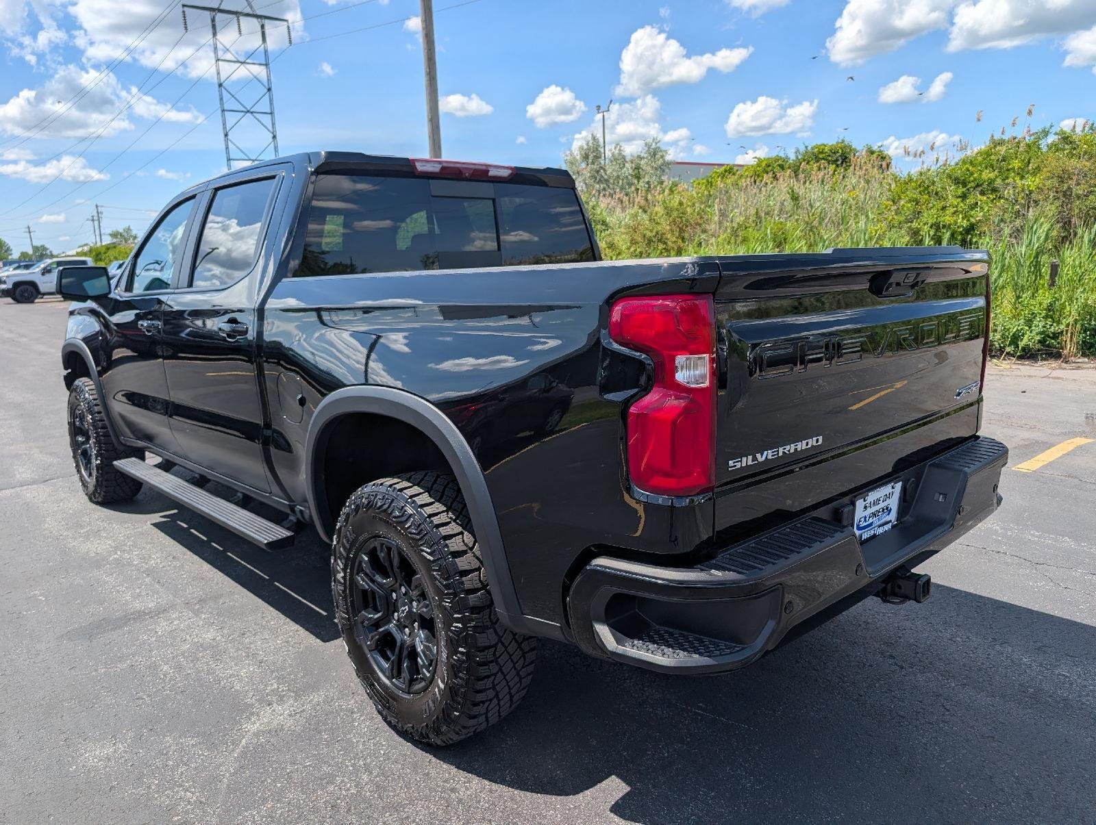 Used 2023 Black Chevrolet ZR2 image 7