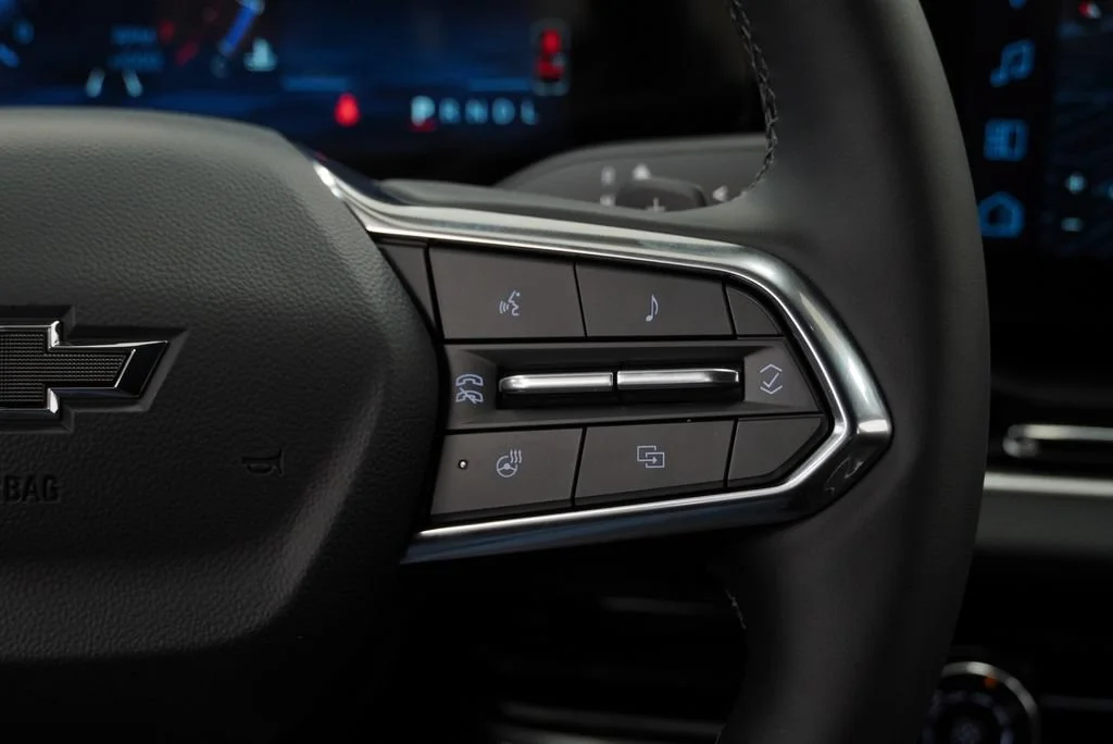 New 2027 Summit White Chevrolet LT image 21