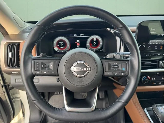 Used 2023 White Nissan Platinum image 26