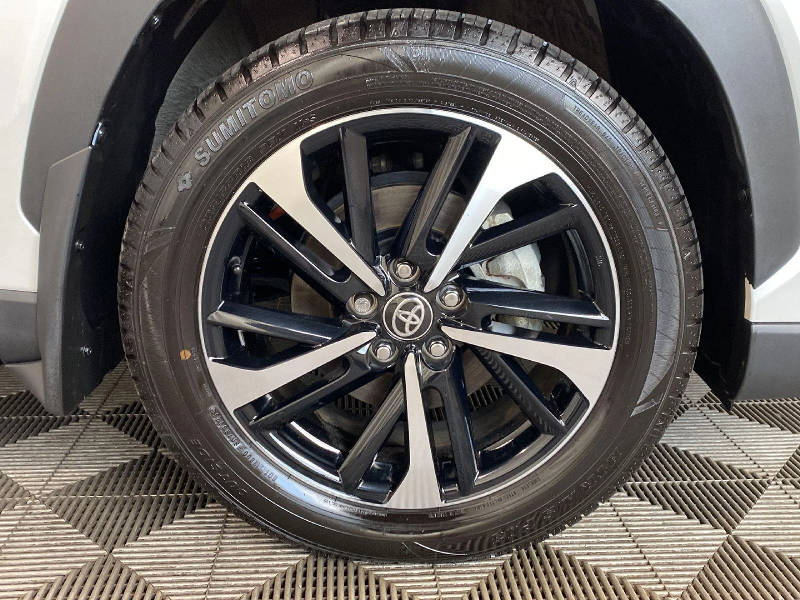 Used 2024 Wind Chill Pearl Toyota XSE image 9