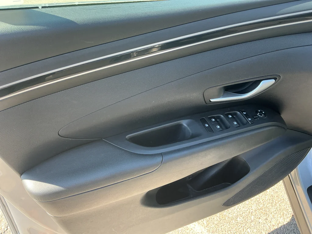 Used 2024 Shimmering Silver Hyundai Blue image 10