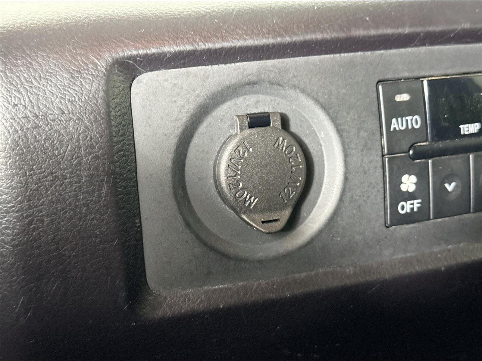 Used 2016 Super White Toyota SR5 image 33