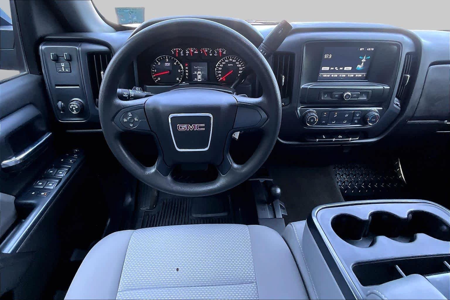 Used 2018 Onyx Black GMC  image 6