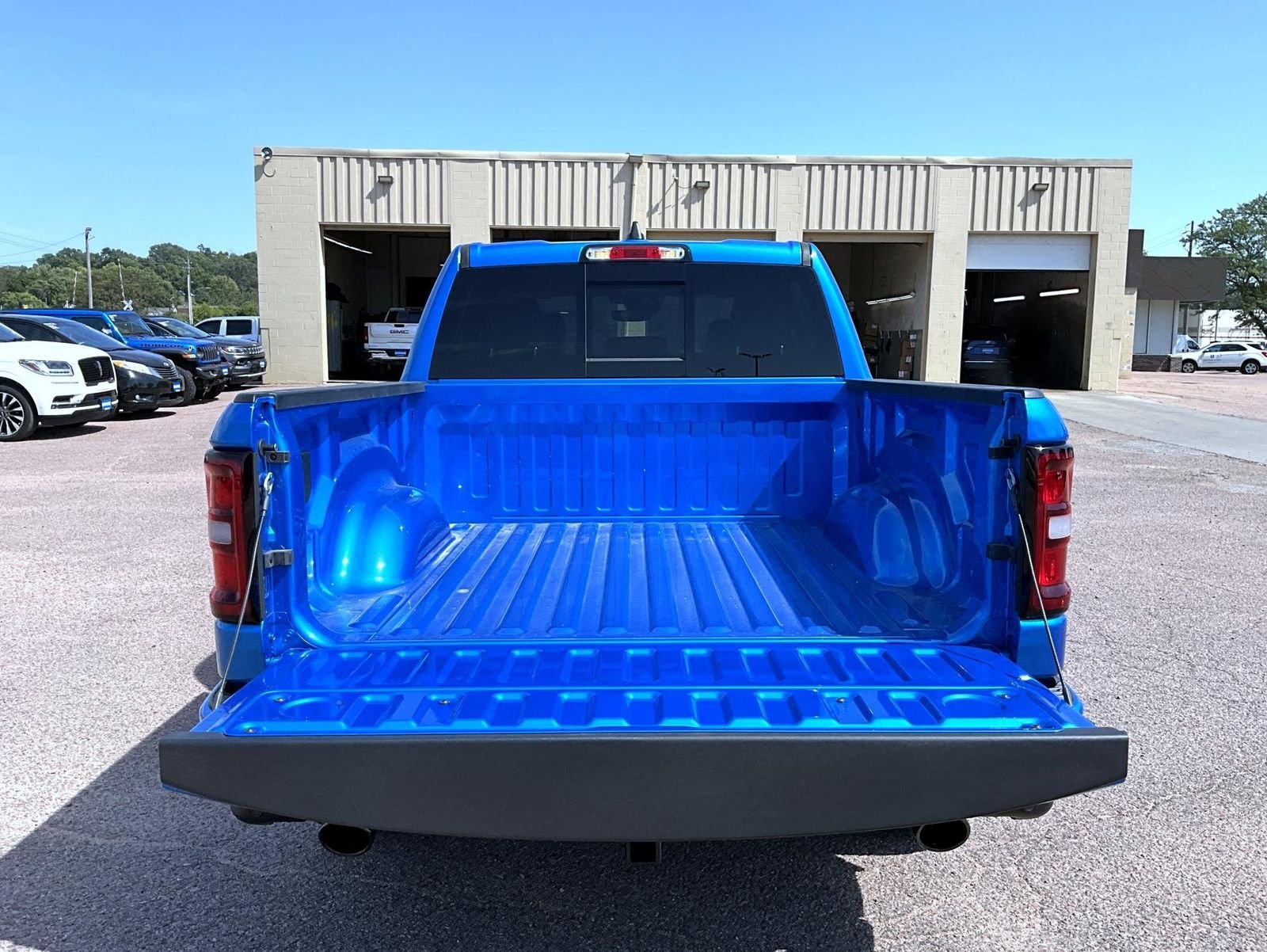 New 2026 Hydro Blue Pearl-Coat Exterior Paint RAM Laramie image 9