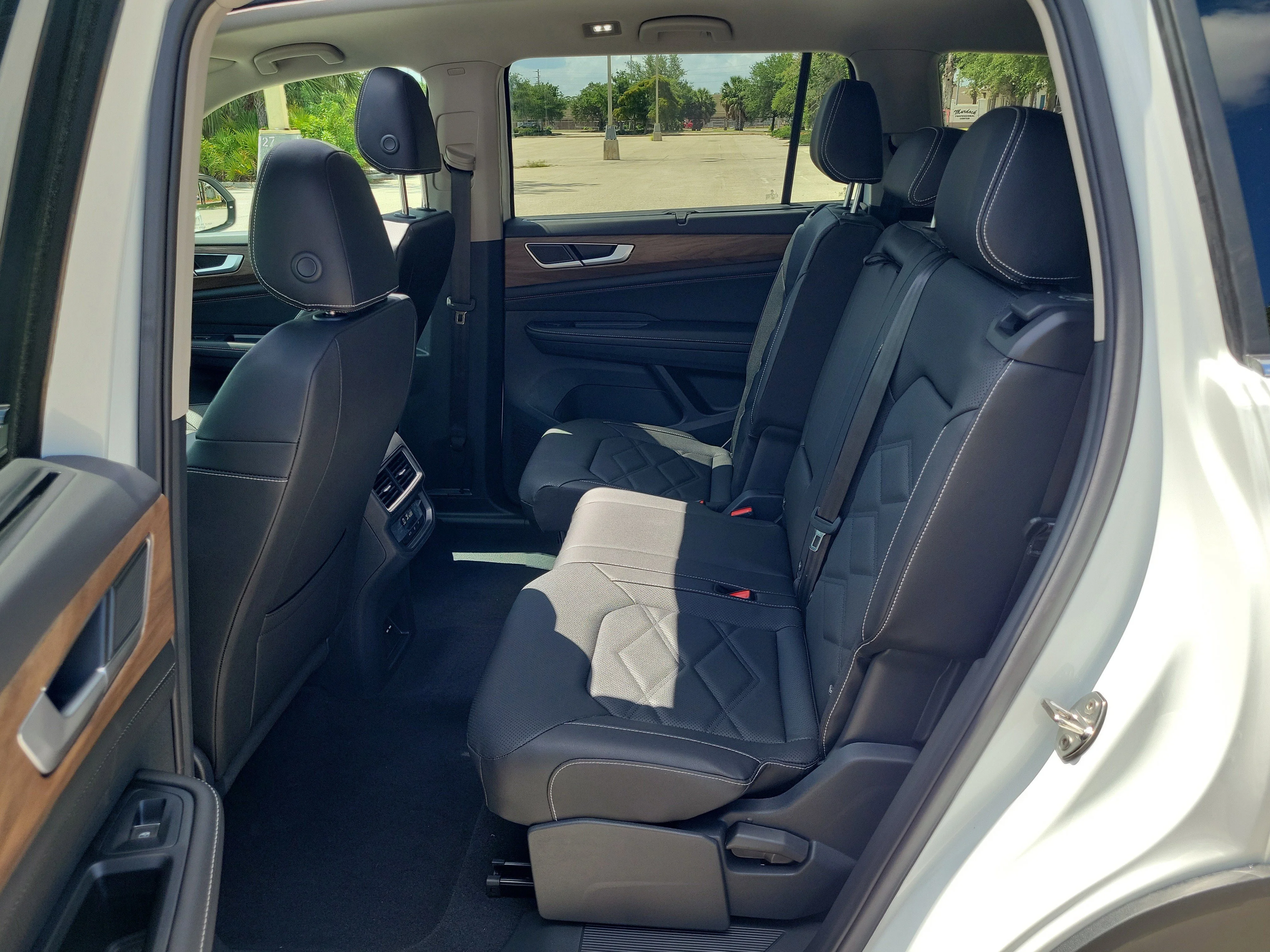 New 2026 White Volkswagen 2.0T SE w/Technology image 13