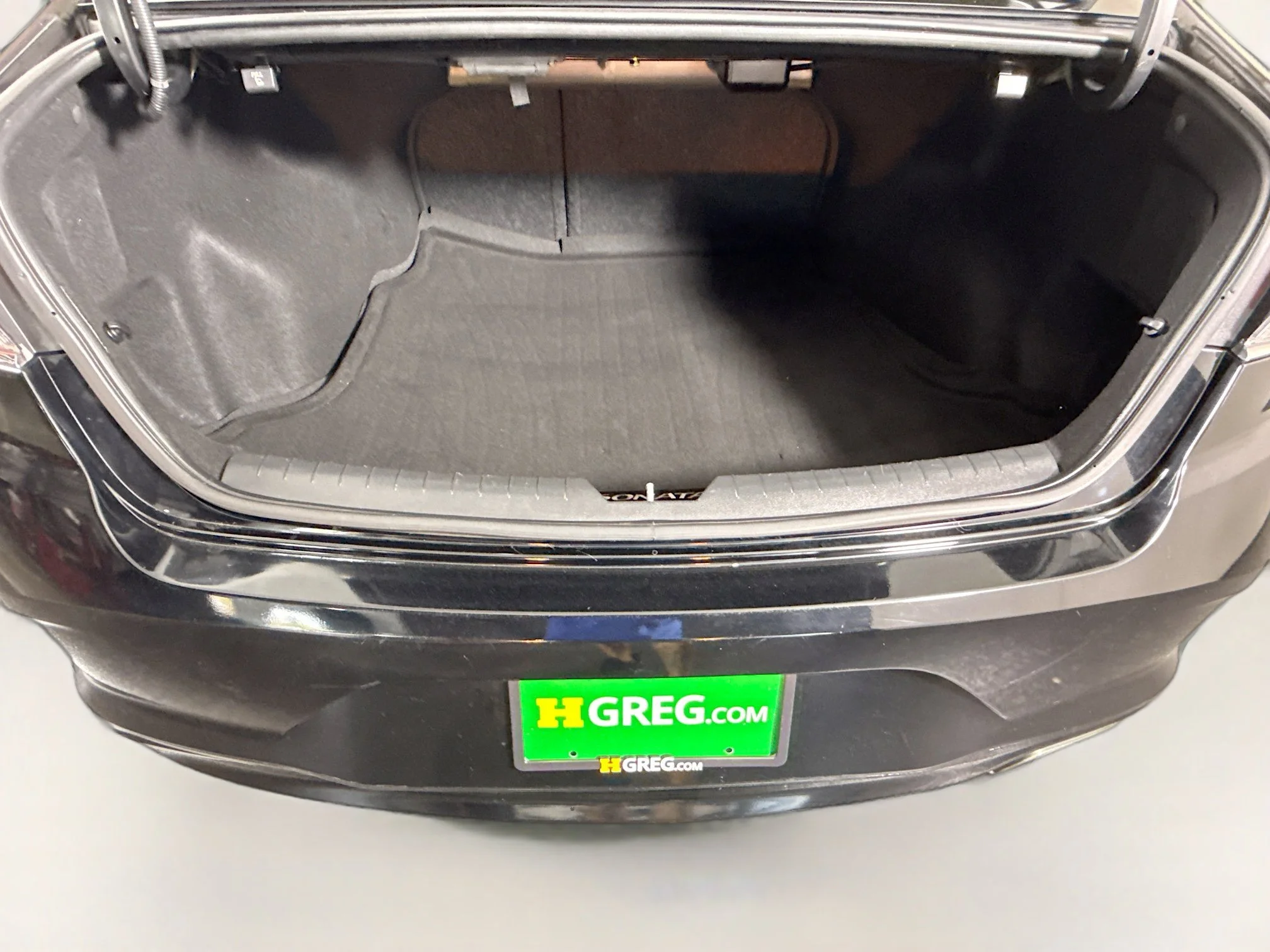 Used 2018 Phantom Black Hyundai SE image 30