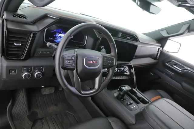 Used 2025  GMC AT4 image 22