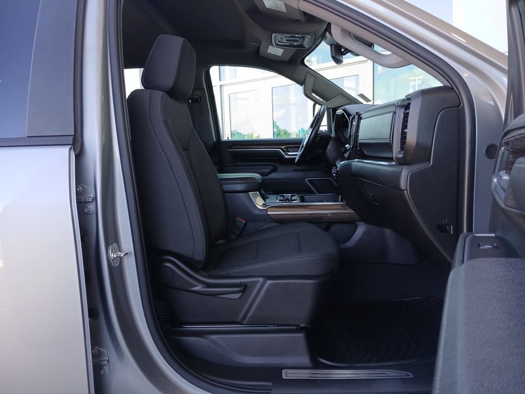2025 Chevrolet Silverado 2500HD LT - Photo 29