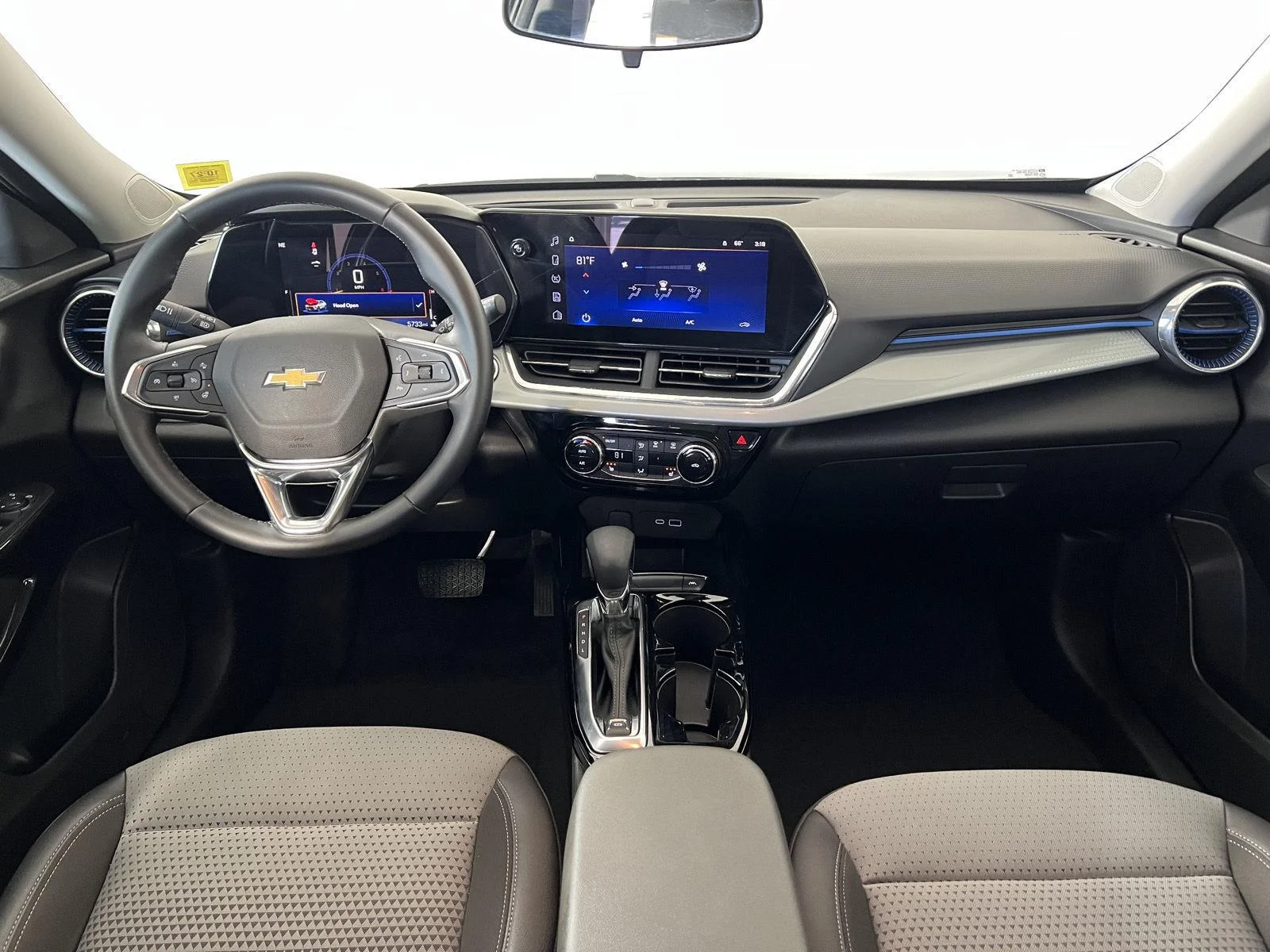 Used 2025 Cypress Gray Chevrolet LT image 18